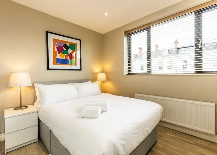 The Matisse- 10 Min Walk To City / Trendy 1 Bd Apt