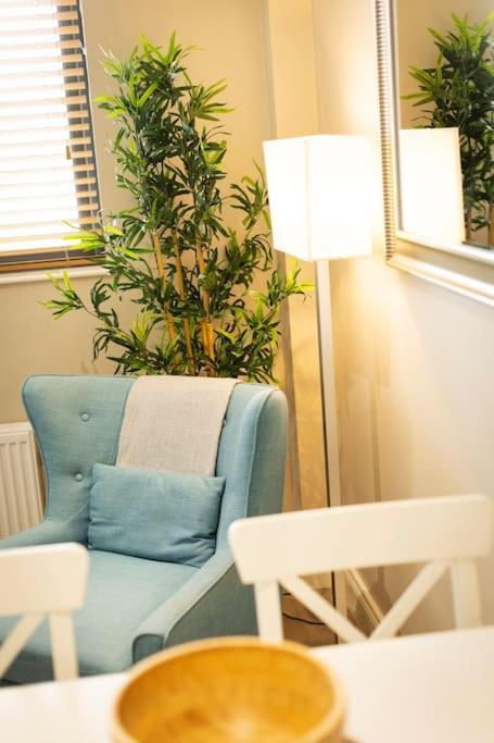 The Matisse- 10 Min Walk To / Trendy 1 Bd *