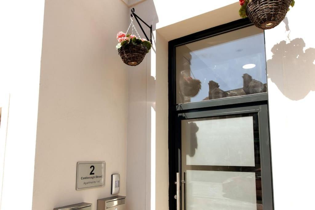 The Matisse- 10 Min Walk To / Trendy 1 Bd Apartment *