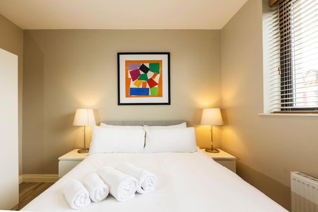 The Matisse- 10 Min Walk To / Trendy 1 Bd *