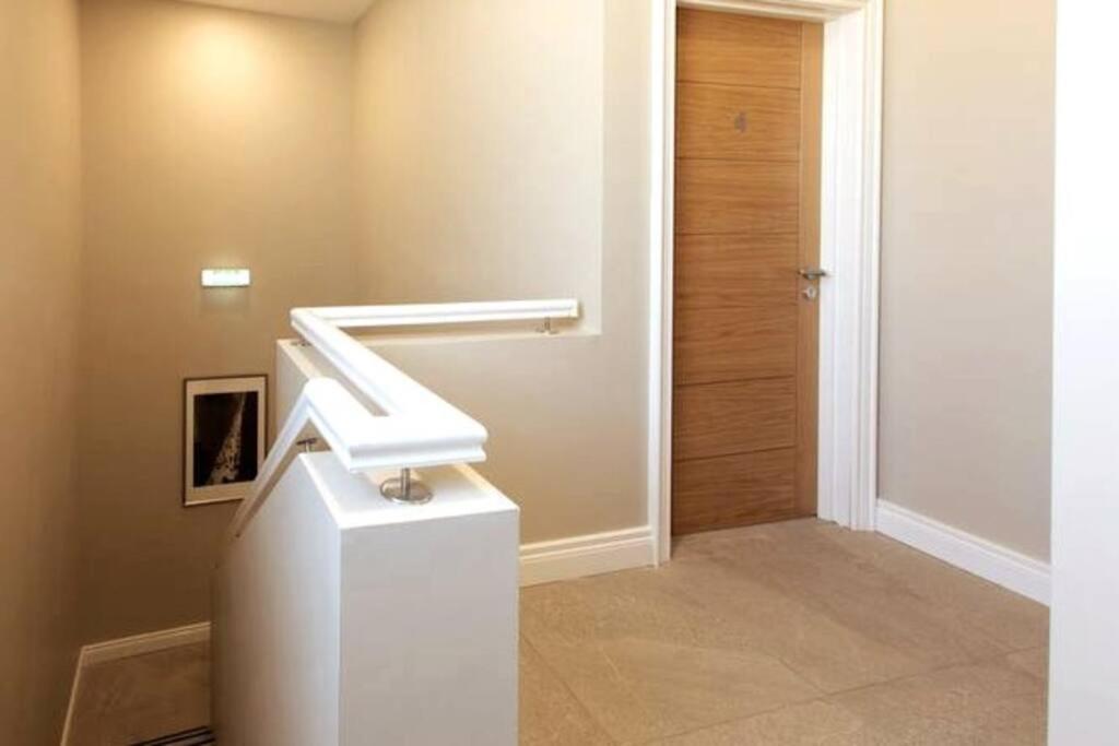 The Matisse- 10 Min Walk To / Trendy 1 Bd *