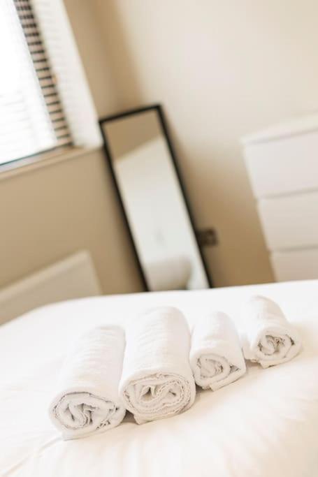 The Matisse- 10 Min Walk To / Trendy 1 Bd Apartment *